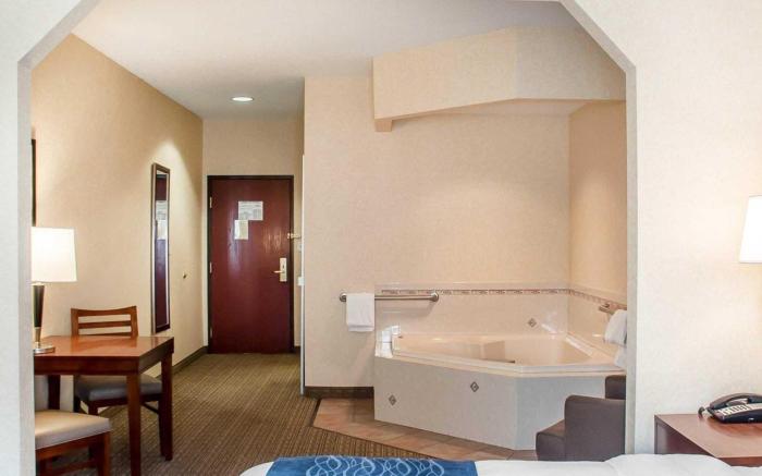 Comfort Inn & Suites