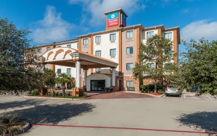 SureStay Plus Hotel by Best Western San Antonio SeaWorld