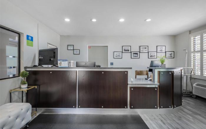 SureStay by Best Western Beverly Hills West LA