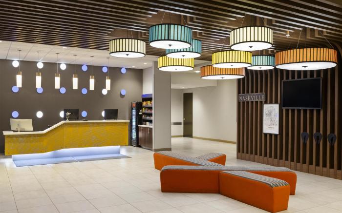 GLō Best Western Nashville Airport