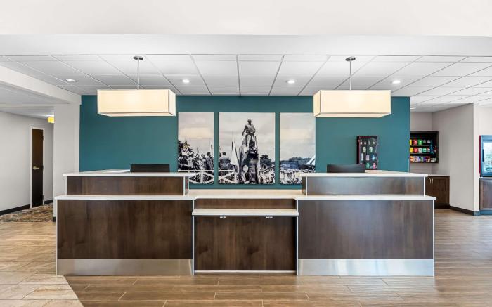 Best Western Plus Bolivar Hotel & Suites