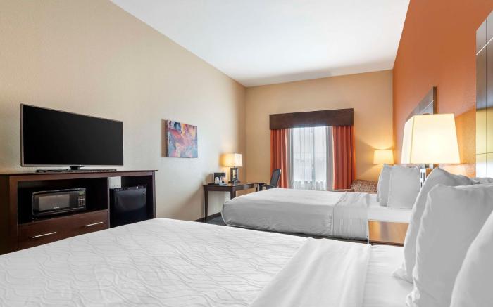 Best Western Plus Longhorn Inn & Suites