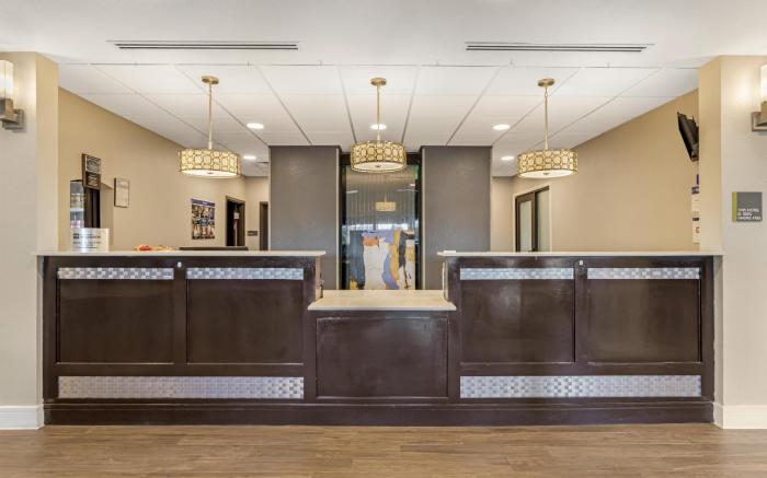 Best Western Plus Bay City Inn & Suites