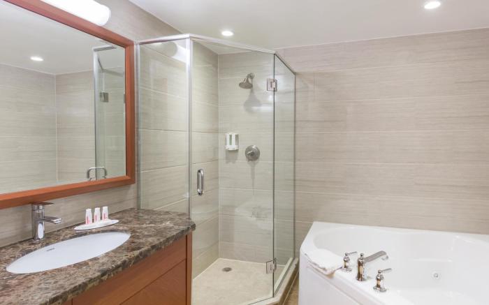 Ramada by Wyndham Flushing Queens