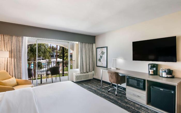 Hourglass Hotel, Ascend Hotel Collection