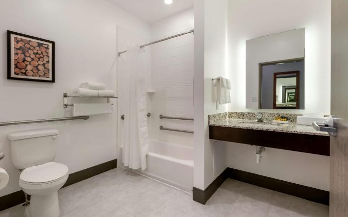 Best Western Plus Isanti