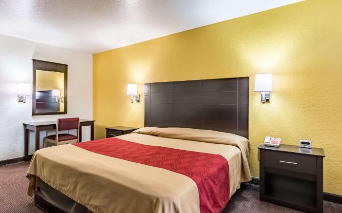 Econo Lodge Near Lackland Air Force Base-SeaWorld