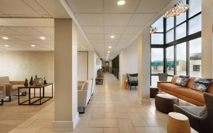 Surfbreak Oceanfront Hotel, Ascend Hotel Collection