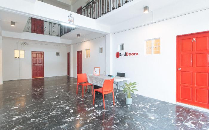 RedDoorz @ V-Cloud Hills near De La Salle Dasmarinas Cavite