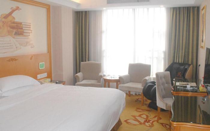 Vienna Hotel Huizhou Danshui Baiyun Road