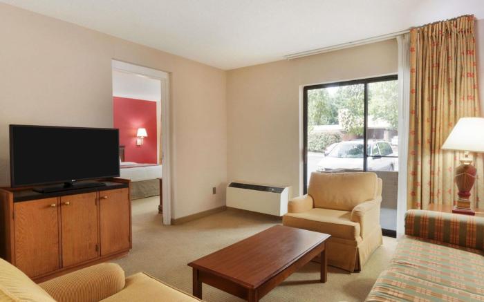Ramada by Wyndham Raleigh