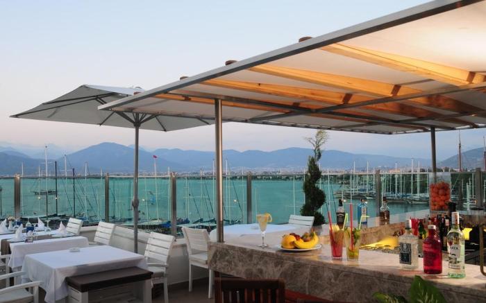 ALESTA YACHT HOTEL