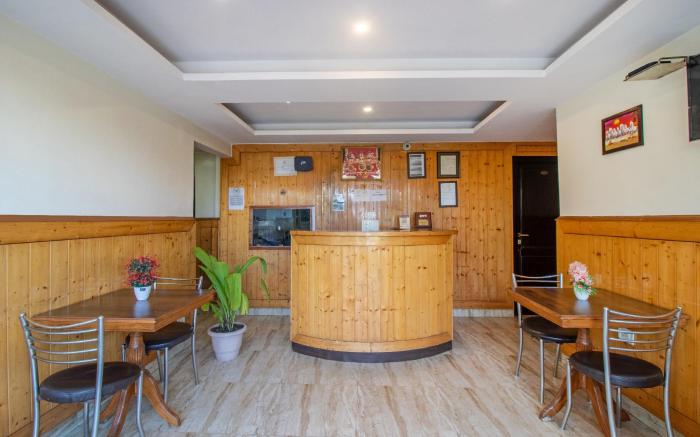 Itsy Hotels Avantika With Forest View