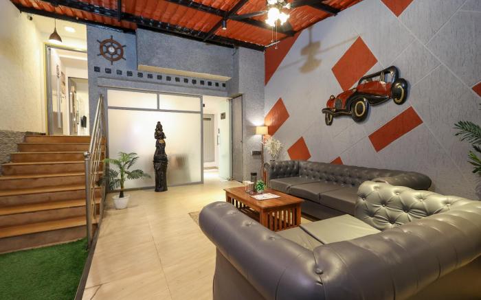 Splendid 5 BHK Villa - Thakur Village Kandivali E