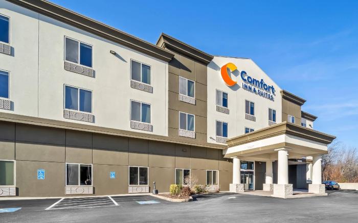 Comfort Inn & Suites Plainville-Foxboro