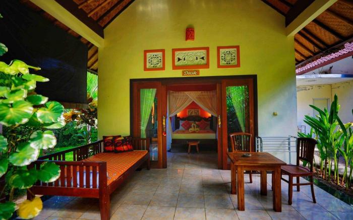 KIRANA HOMESTAY (DUSK BUNGALOW)
