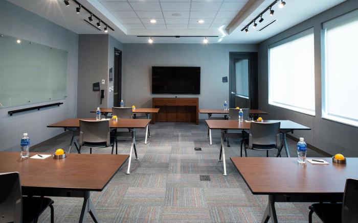 Aloft North Kansas City