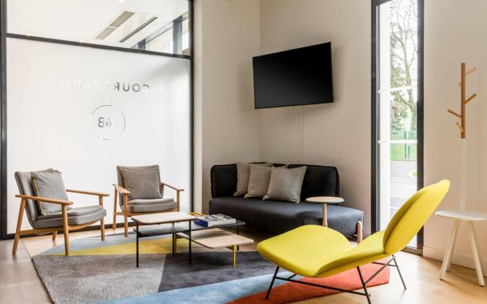 Courtyard Paris Creteil