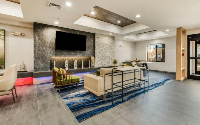 Fairfield by Marriott Inn & Suites Greensboro Coliseum Area