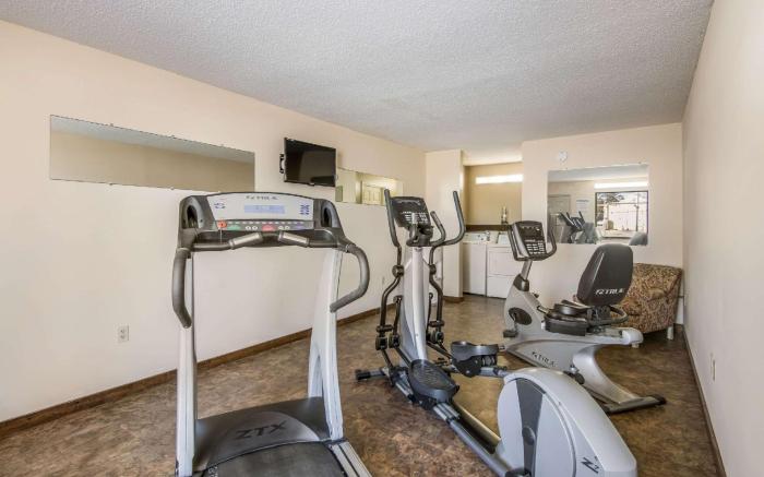 Rodeway Inn & Suites