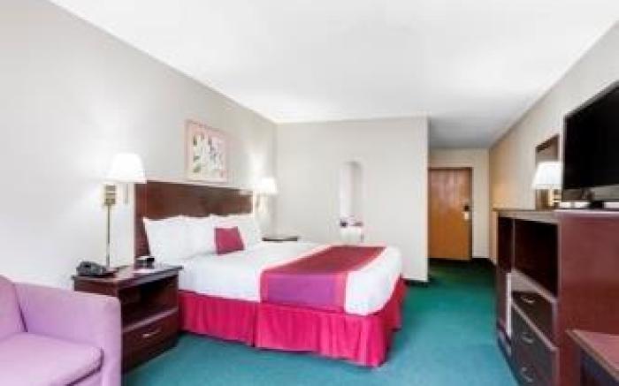 Ramada by Wyndham Tell City