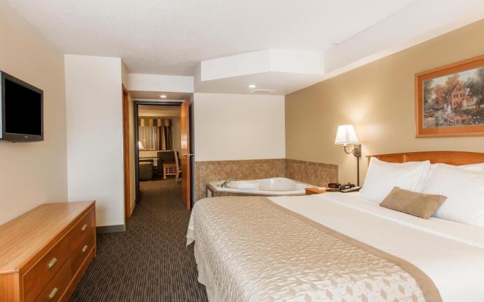 Ramada by Wyndham Sioux Falls Airport - Waterpark & Event Center