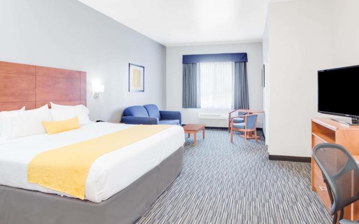 Ramada by Wyndham Marina