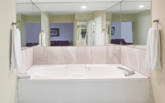 Ramada by Wyndham Lebanon