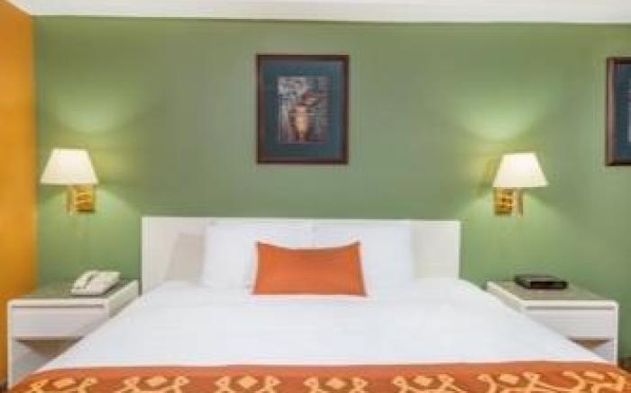 Travelodge by Wyndham Windsor