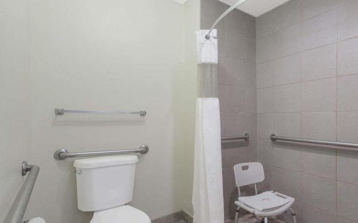 Travelodge by Wyndham Clarksville