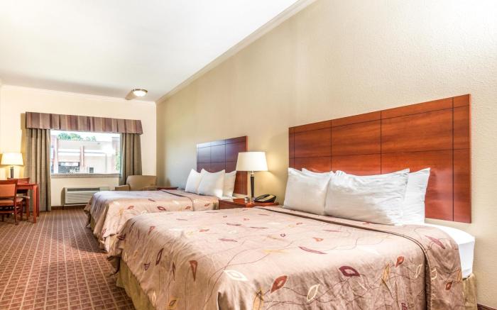 Ramada by Wyndham College Station