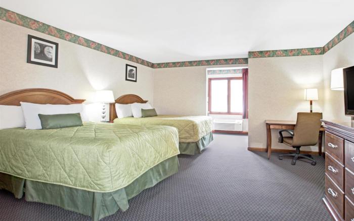 Ramada by Wyndham Flemington