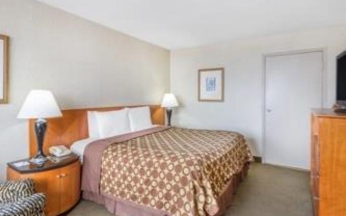 Ramada by Wyndham Harrisonburg