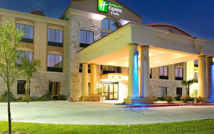 Holiday Inn Express and Suites Beeville By IHG