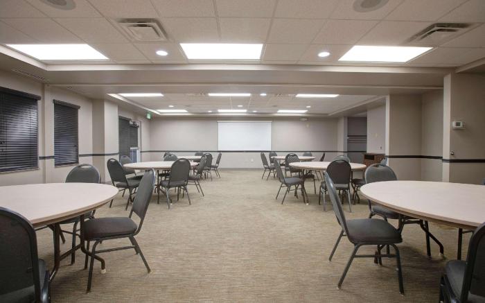 Comfort Inn & Suites St. Paul Northeast