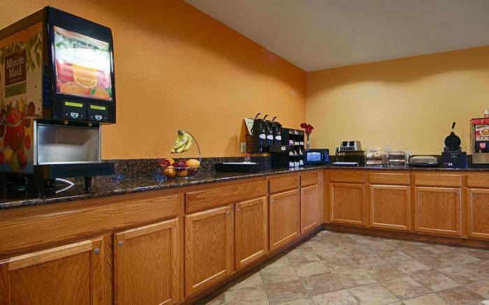 Best Western Dallas Inn and Suites
