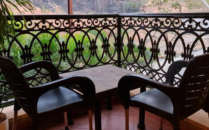 Misty Meadows Lonavala