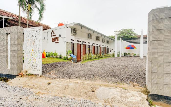 OYO 90124 Oemah Ratu Hostel Syariah