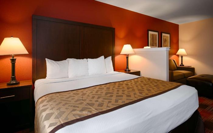 Best Western Dallas Inn & Suites