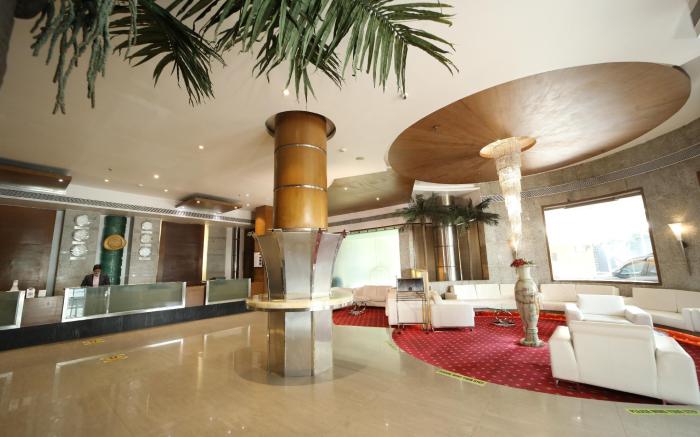HOTEL PENINSULA GRAND
