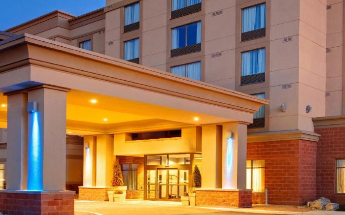 Newmarket Hotel and Suites
