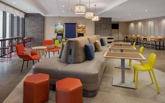 Home2 Suites by Hilton Des Moines at Drake University