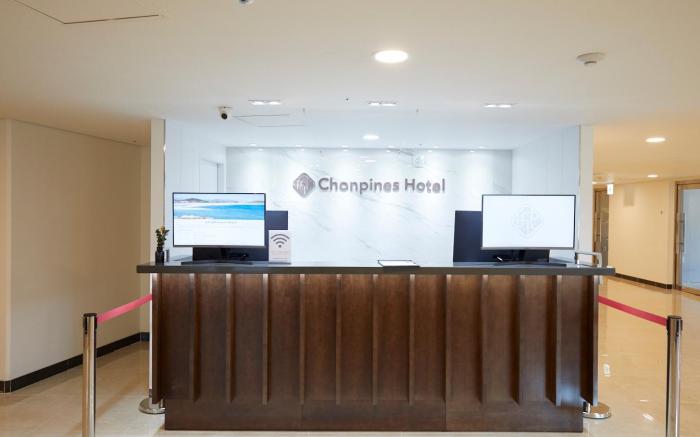 Sokcho Chonpines Beach Hotel