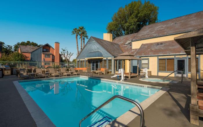 SenS Suites Livermore, SureStay Collection by Best Western