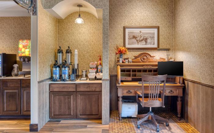 Best Western Bandera Suites & Saloon