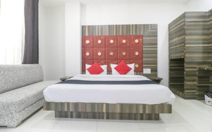 OYO 77326 Hotel Royal View