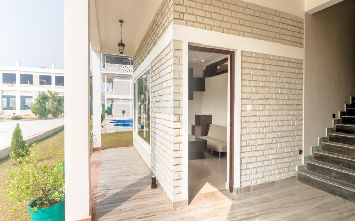 Super Townhouse Amaraa Farms Near LuLu Hypermarket