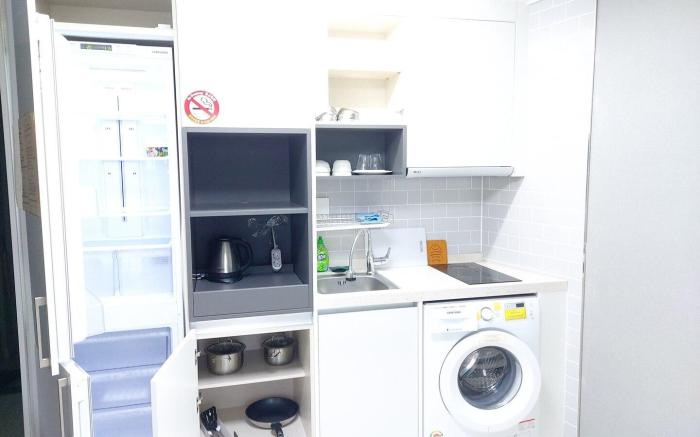 ARAPALACE Room 903 - Near Airport, Dongmun Market, City/Ocean View. Cooking/Laundry Available