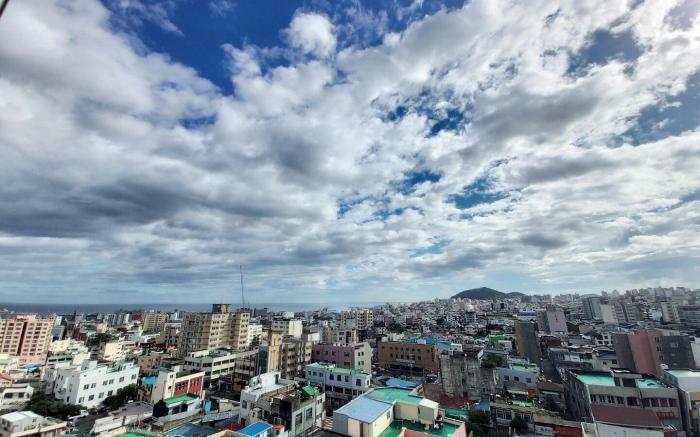 Arapalace#805 Near Airport, City/Ocean View, 10 Minutes to Dongmun Market, Cooking/Laundry
