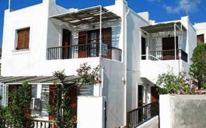 Petros Studios & Suites
